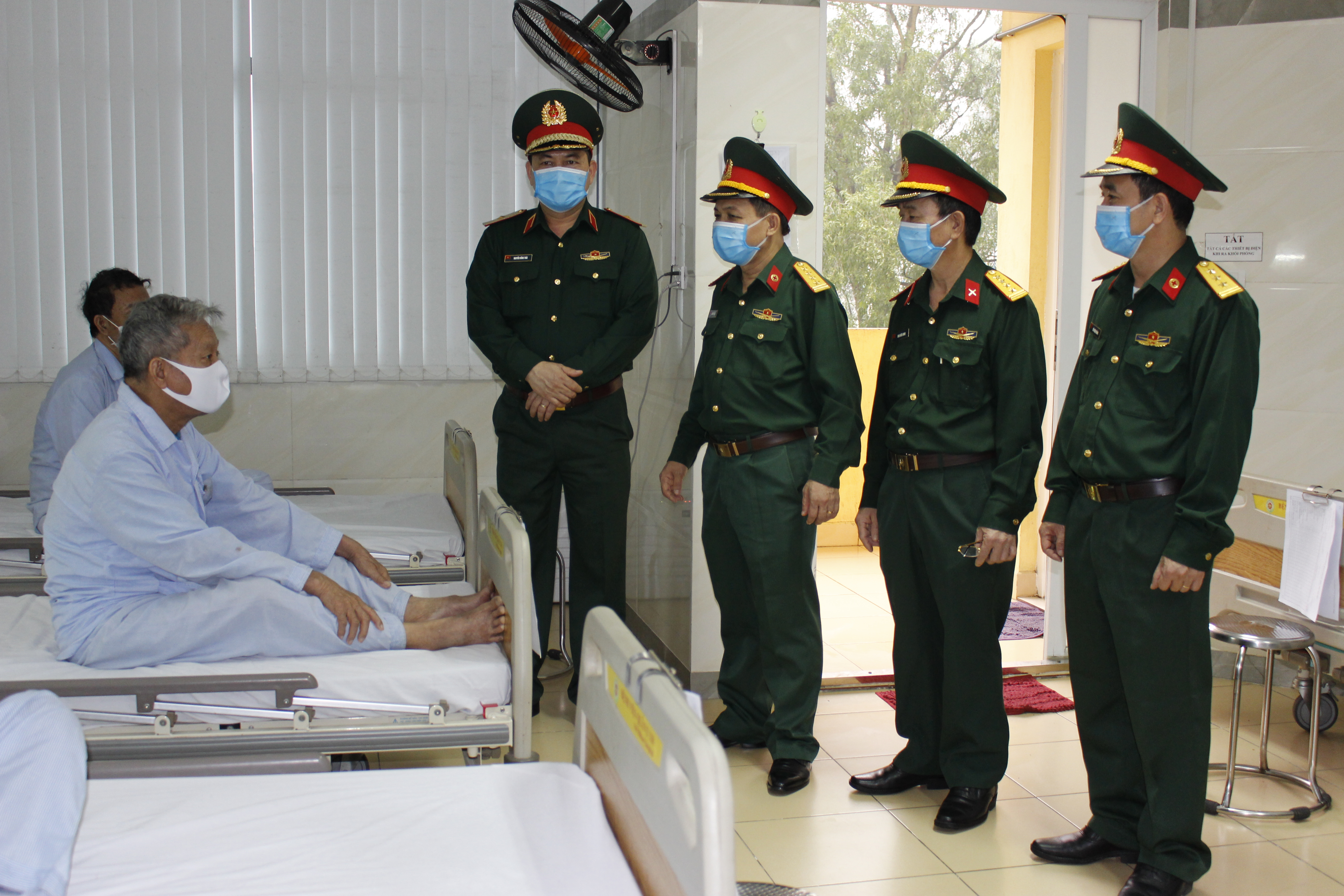 Đoàn công tác Quân khu 1 kiểm tra tình hình hoạt động Bệnh viện Quân y 91 và 110